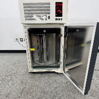 LiCONiC Instruments Incubator image 3